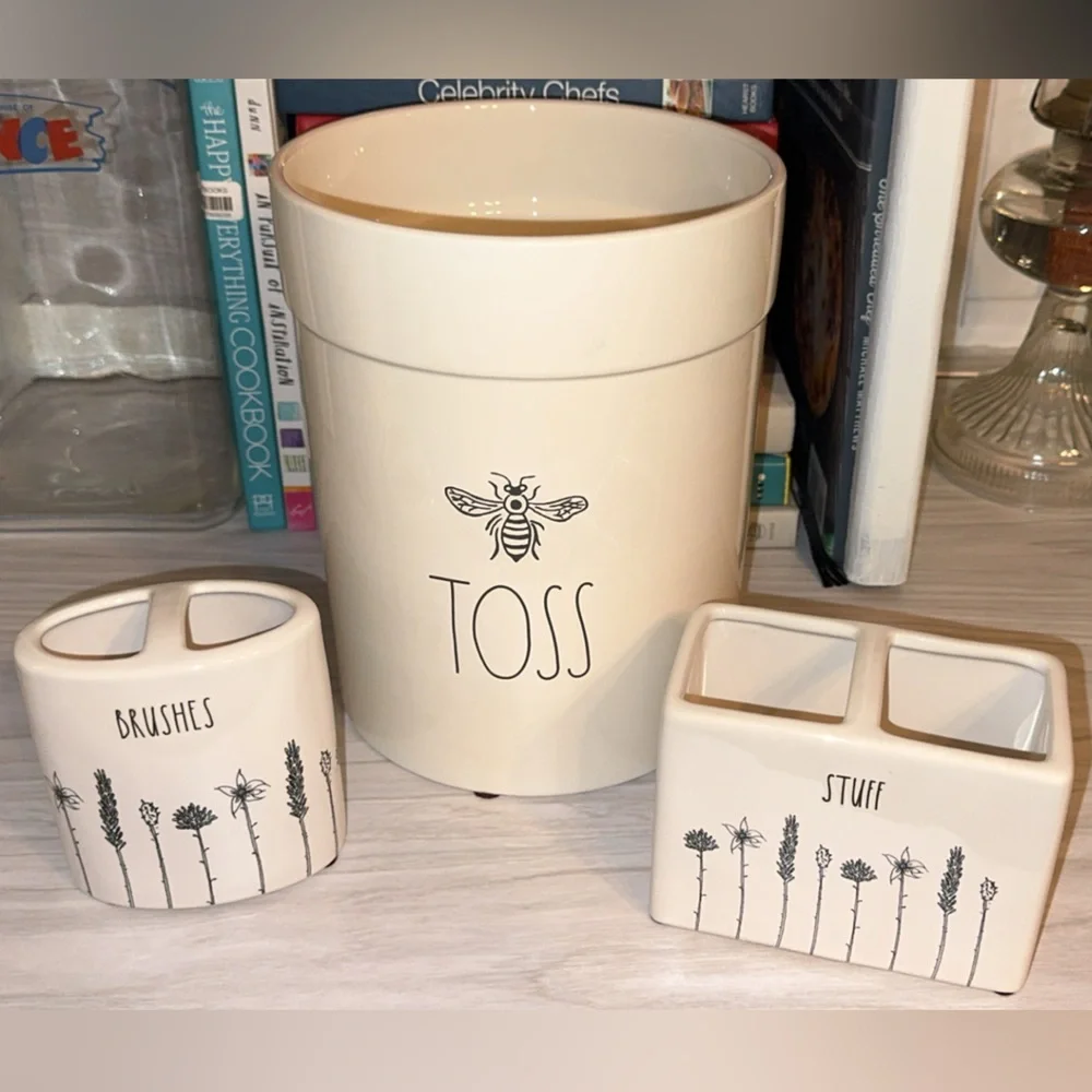 SALE~~NEW Rae Dunn Ceramic Bathroom Bath Set ‘Brushes’ & ‘Stuff’ Holders